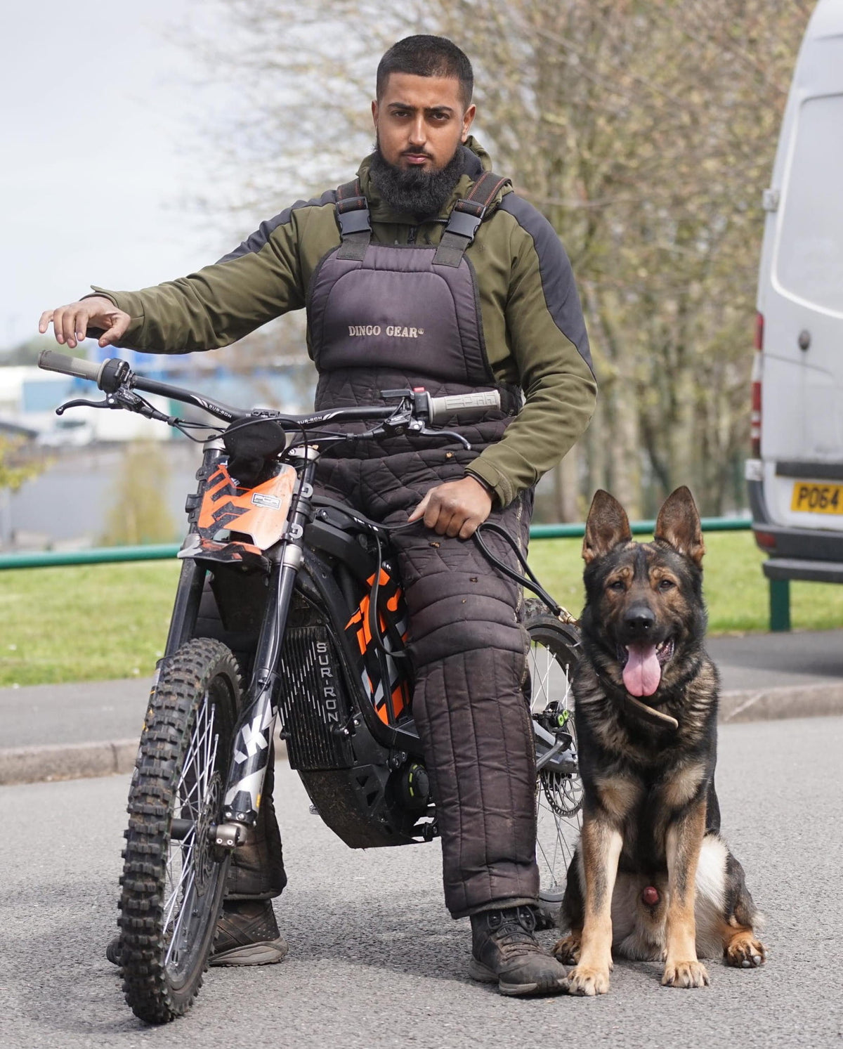 Dingo Gear – Pantaloni de dresaj ușori din piele ecologică