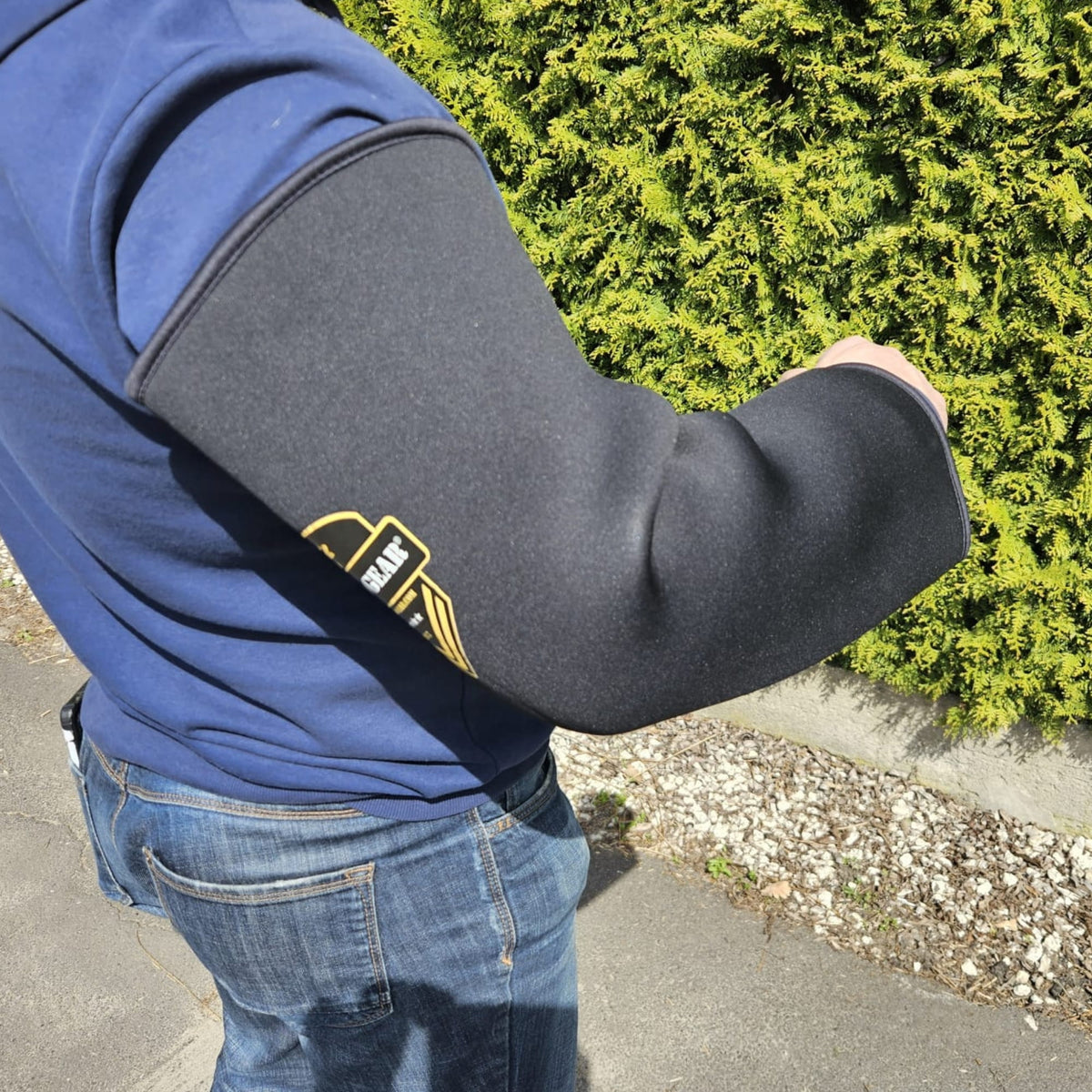 Dingo Gear – Protecție pentru mână destinată figurantului, realizată din neopren