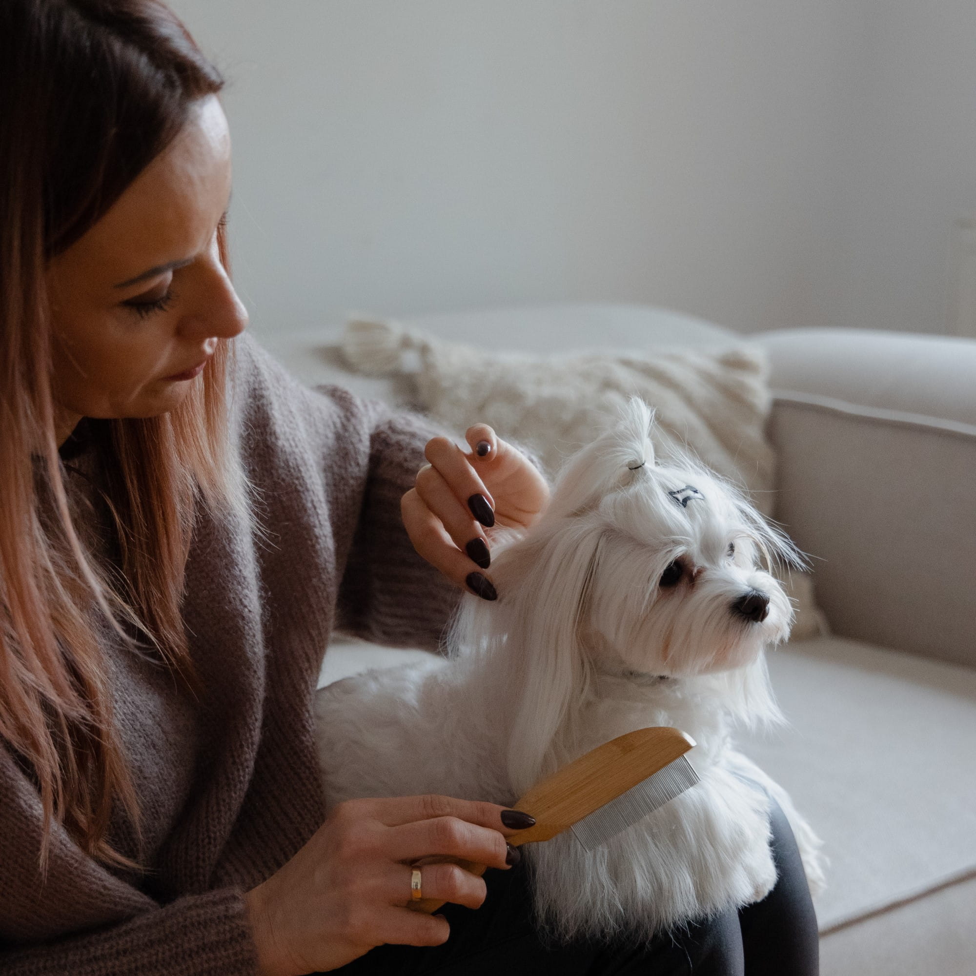 Pieptene cu mâner din bambus și dinți rotativi (41)