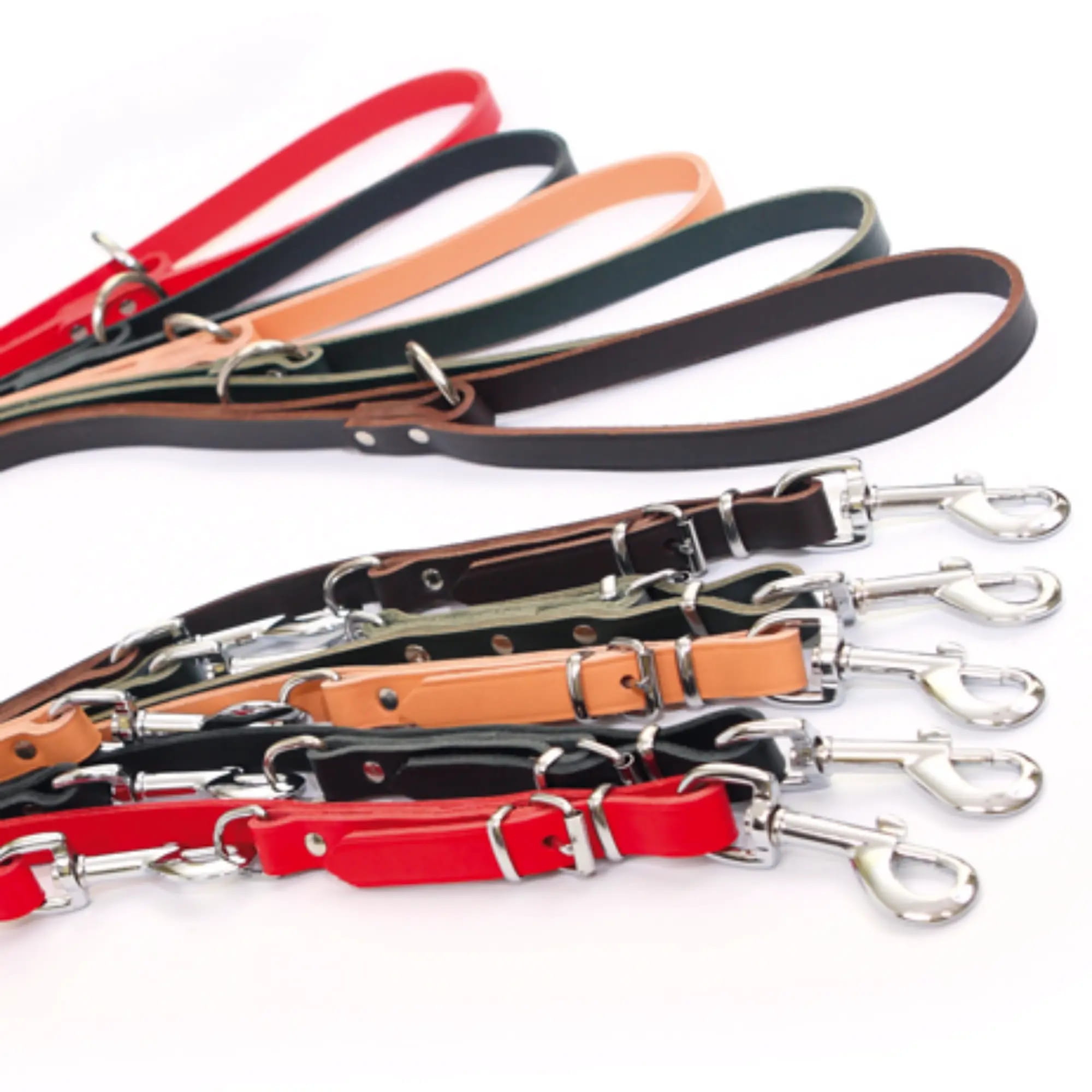 Lesă extensibilă cu nituri și carabină înlocuibilă